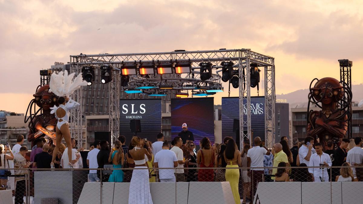 Cosmic Affairs 2025: la festa que revoluciona les nits d’estiu a Barcelona des del rooftop de l’SLS